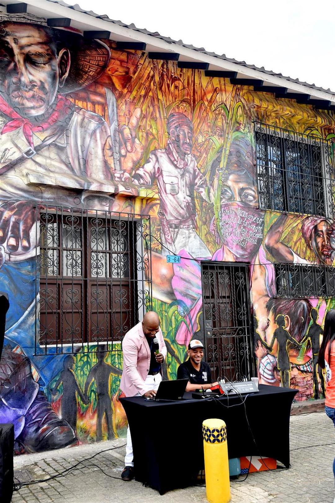 Casa Colonial En Pleno Centro Histórico De Cali- Se Alquila La Casa Entera 10 O 11 Personas O Por Habitación en casa particular *