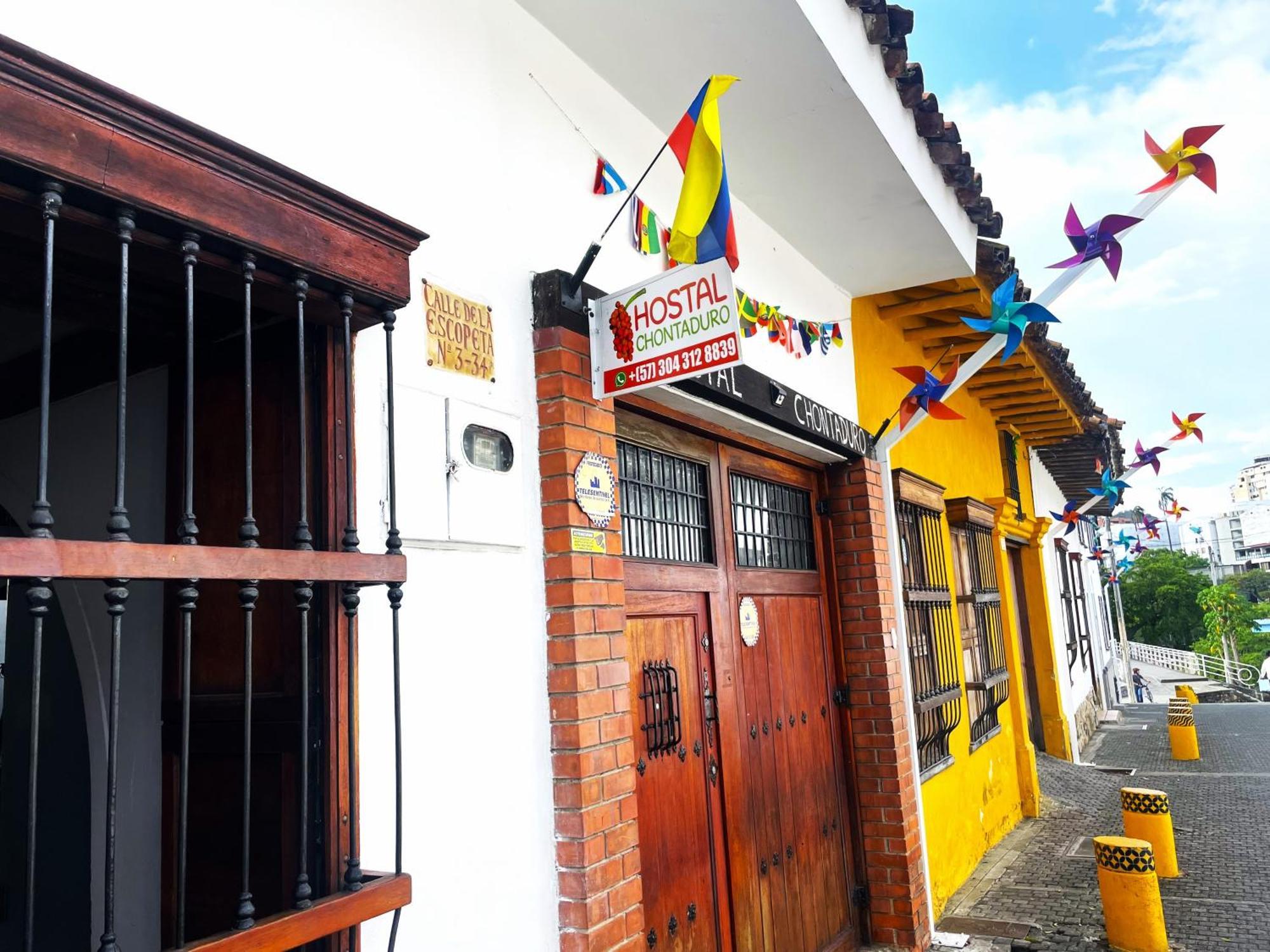 Habitación en casa particular Casa Colonial En Pleno Centro Histórico De Cali- Se Alquila La Casa Entera 10 O 11 Personas O Por Cali
