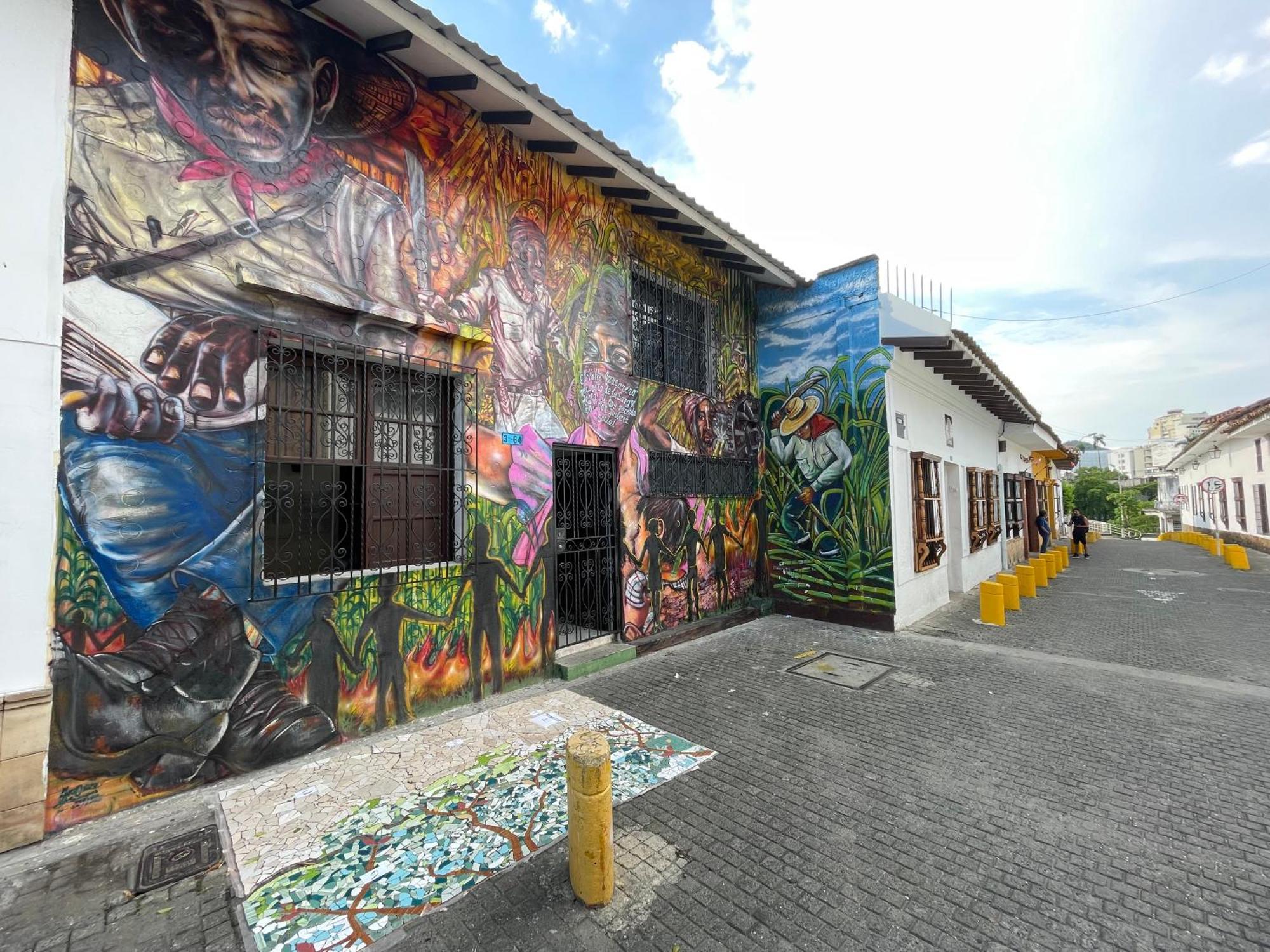 Casa Colonial En Pleno Centro Histórico De Cali- Se Alquila La Casa Entera 10 O 11 Personas O Por Habitación en casa particular *