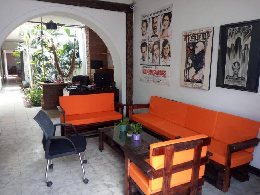 Chontaduro Casa Colonial En Pleno Centro Historico De Cali- Se Alquila La Casa Entera 12 O 13 Personas O Por *