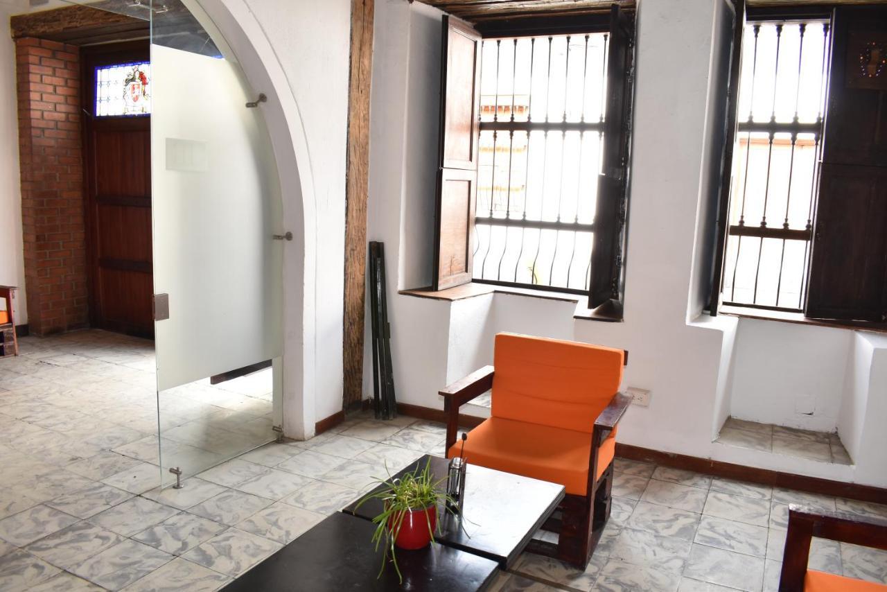 Chontaduro Casa Colonial En Pleno Centro Historico De Cali- Se Alquila La Casa Entera 12 O 13 Personas O Por *