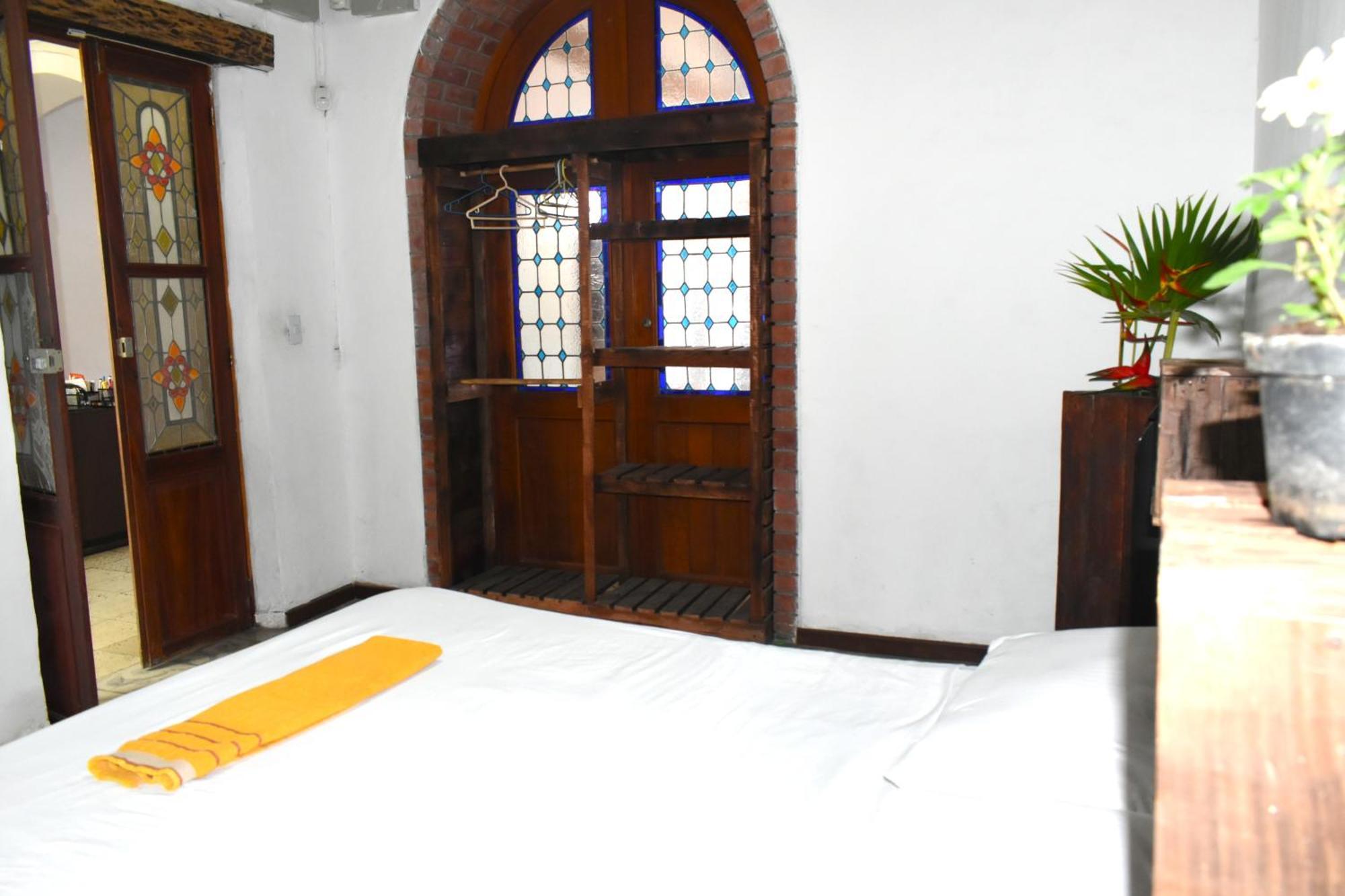 Chontaduro Casa Colonial En Pleno Centro Historico De Cali- Se Alquila La Casa Entera 12 O 13 Personas O Por Privatunterkunft