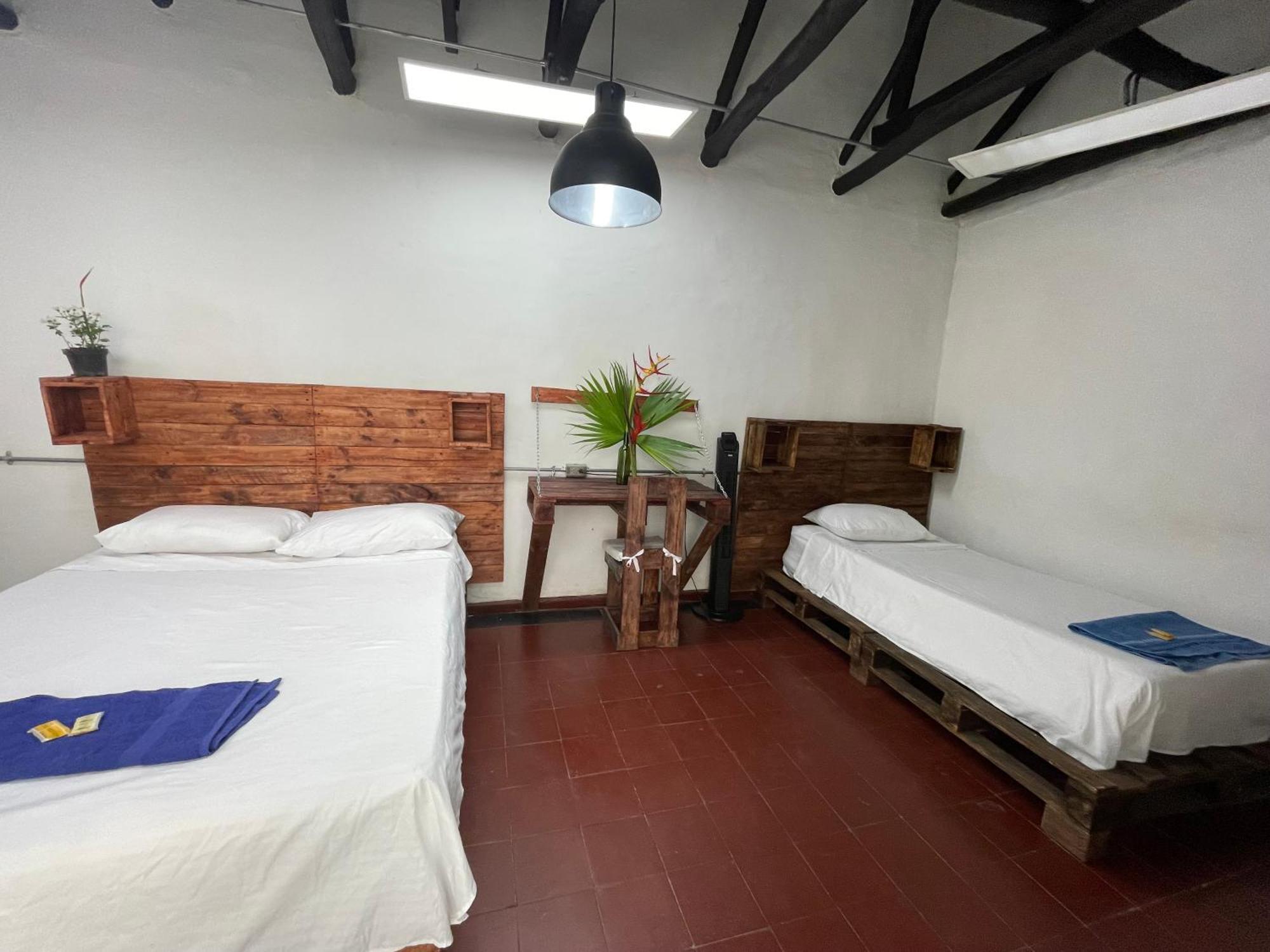 Chontaduro Casa Colonial En Pleno Centro Historico De Cali- Se Alquila La Casa Entera 12 O 13 Personas O Por *